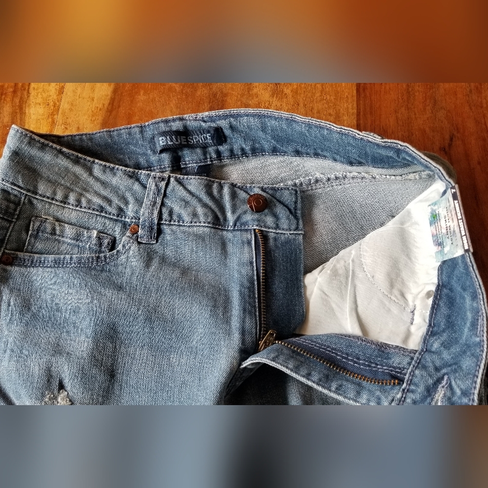 High Rise Distressed Jeans - Picture 3 of 8